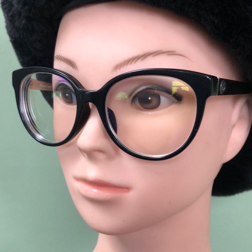 Michael Kors Eyeglasses. 52 18 140 - Picture 3 of 8